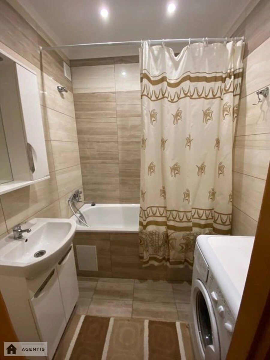 Apartment for rent. 2 rooms, 56 m², 13 floor/14 floors. 38, Petra Hryhorenka prosp., Kyiv. 