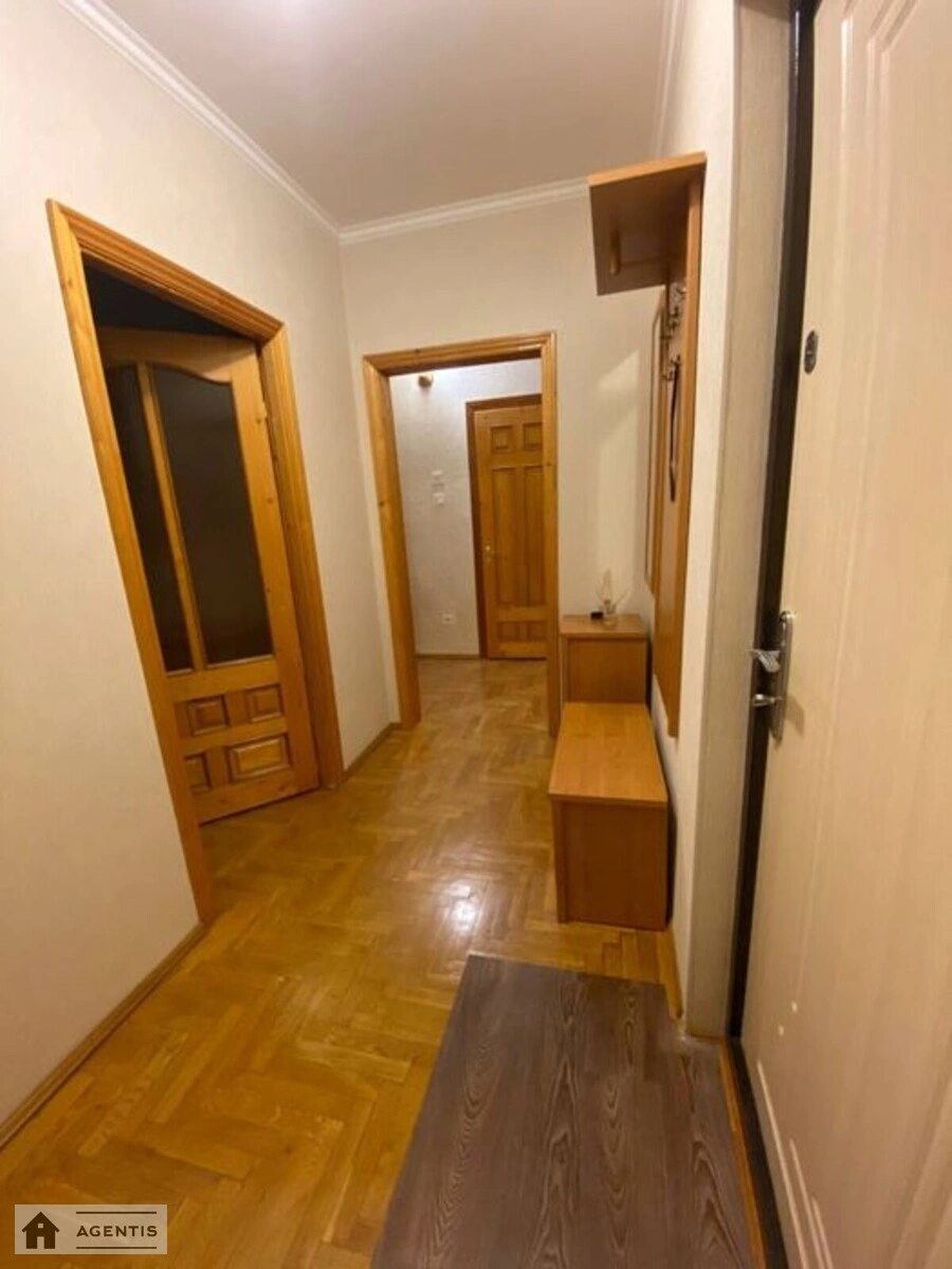 Apartment for rent. 2 rooms, 56 m², 13 floor/14 floors. 38, Petra Hryhorenka prosp., Kyiv. 