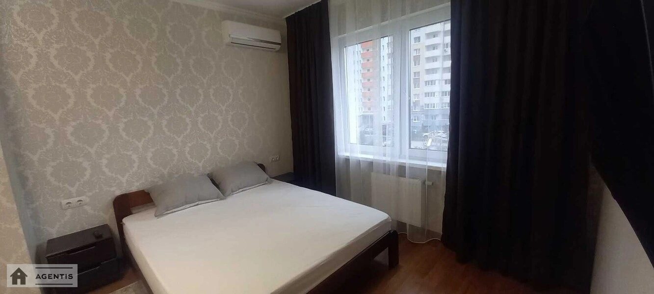 Apartment for rent. 1 room, 36 m², 3rd floor/25 floors. Sofiyi Rusovoyi vul., Kyiv. 