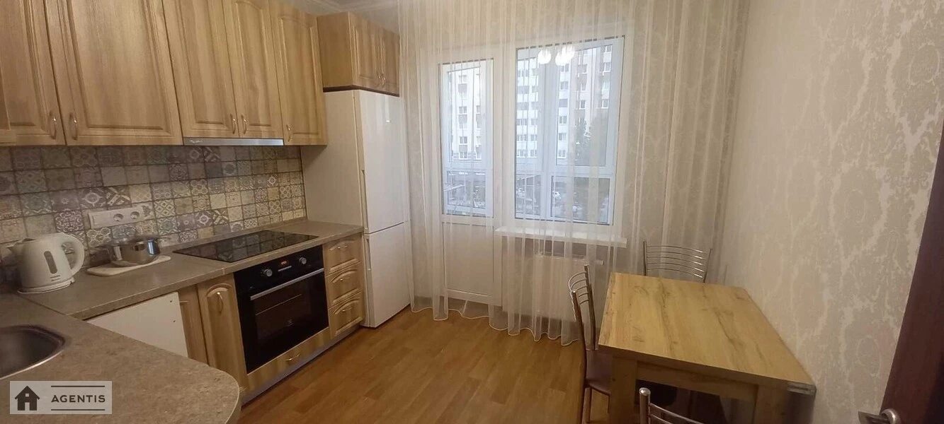 Apartment for rent. 1 room, 36 m², 3rd floor/25 floors. Sofiyi Rusovoyi vul., Kyiv. 