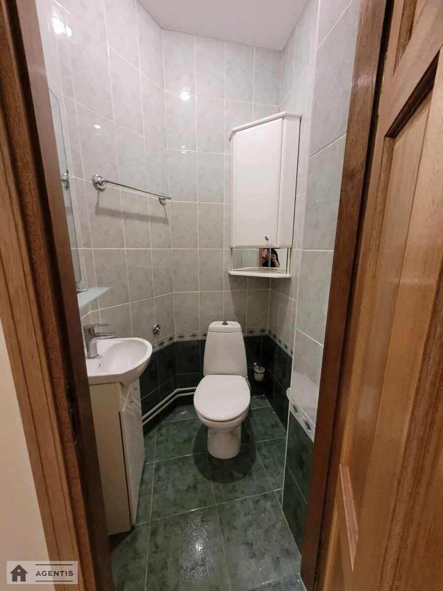 Сдам квартиру. 3 rooms, 105 m², 3rd floor/4 floors. Малоподвальная 4, Киев. 