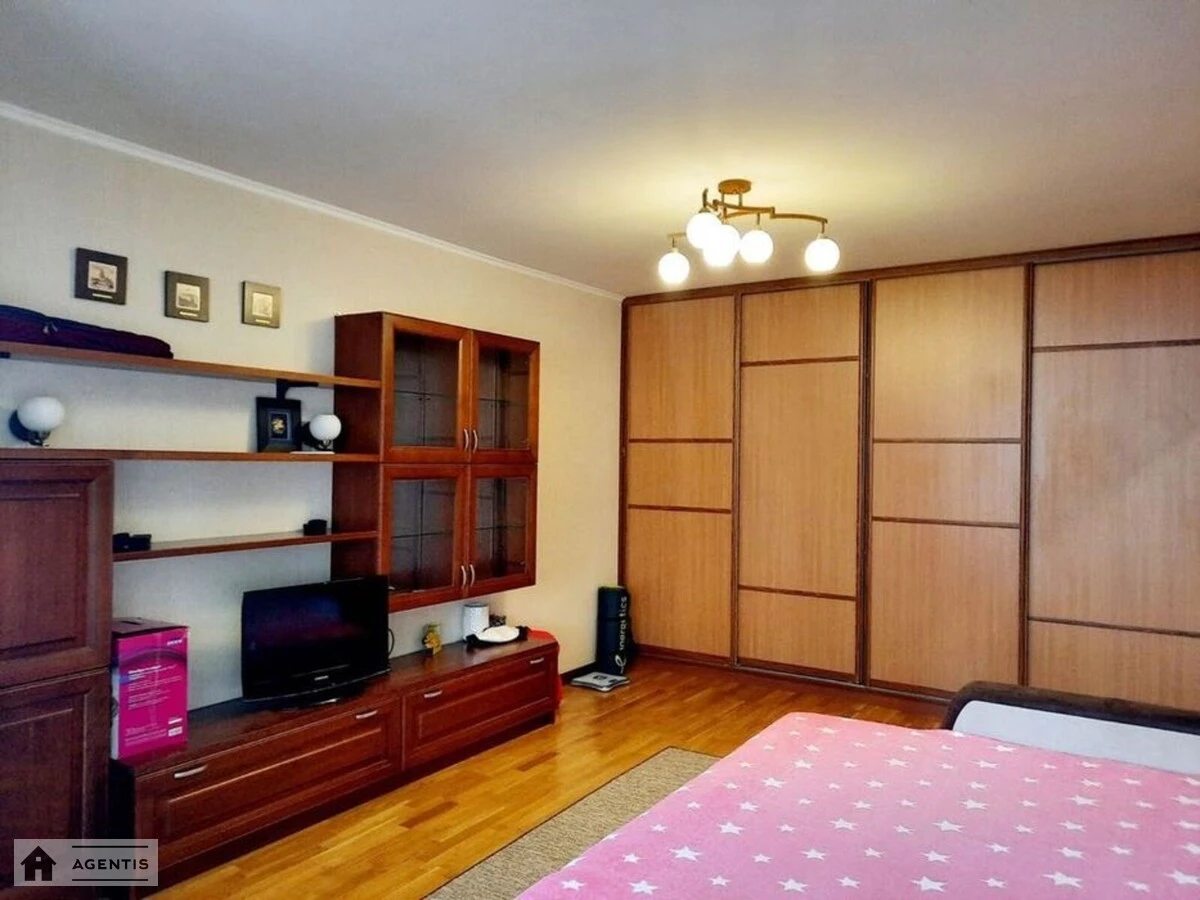 Apartment for rent. 1 room, 55 m², 9th floor/23 floors. Anny Akhmatovoyi vul., Kyiv. 