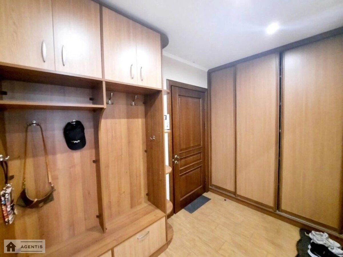 Apartment for rent. 1 room, 55 m², 9th floor/23 floors. Anny Akhmatovoyi vul., Kyiv. 