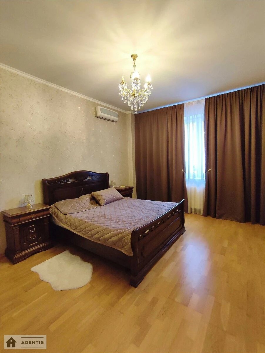 Apartment for rent. 3 rooms, 140 m², 14 floor/18 floors. Pecherskyy rayon, Kyiv. 