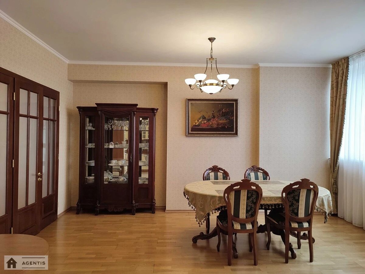 Сдам квартиру. 3 rooms, 140 m², 14 floor/18 floors. Печерский район, Киев. 