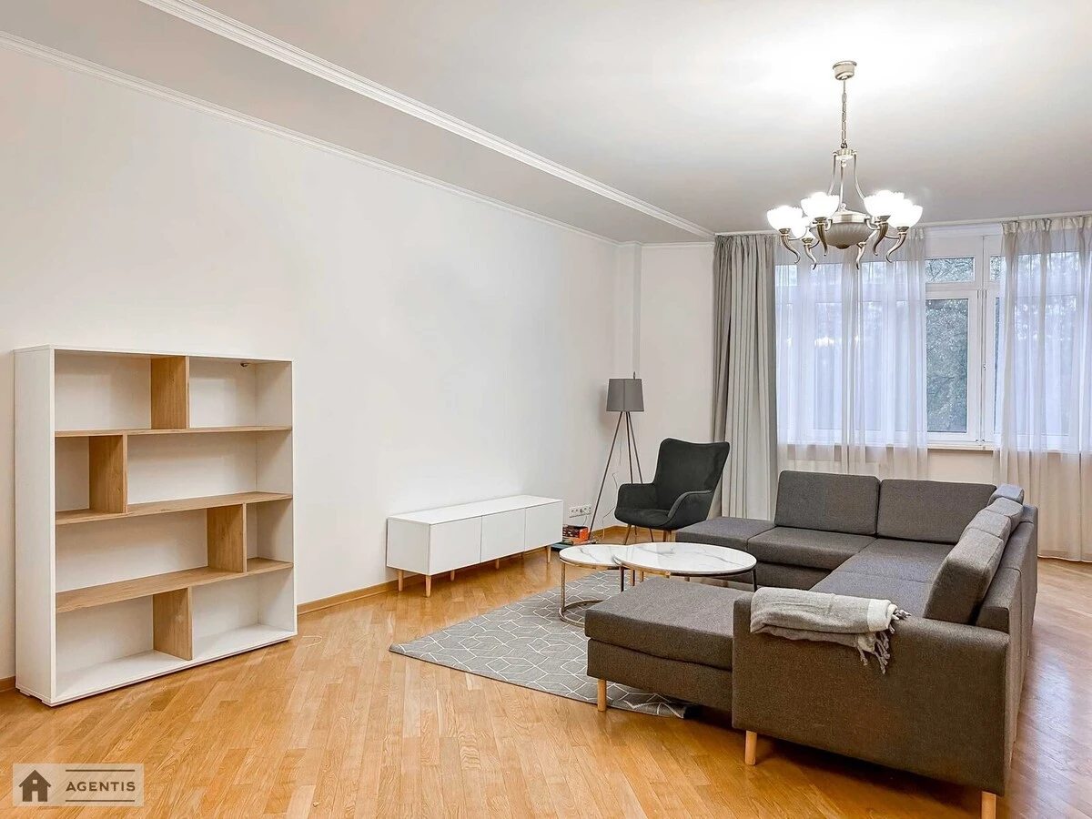 Apartment for rent. 3 rooms, 160 m², 2nd floor/9 floors. 28, Oleksandra Konyskoho vul. Turhenyevska, Kyiv. 