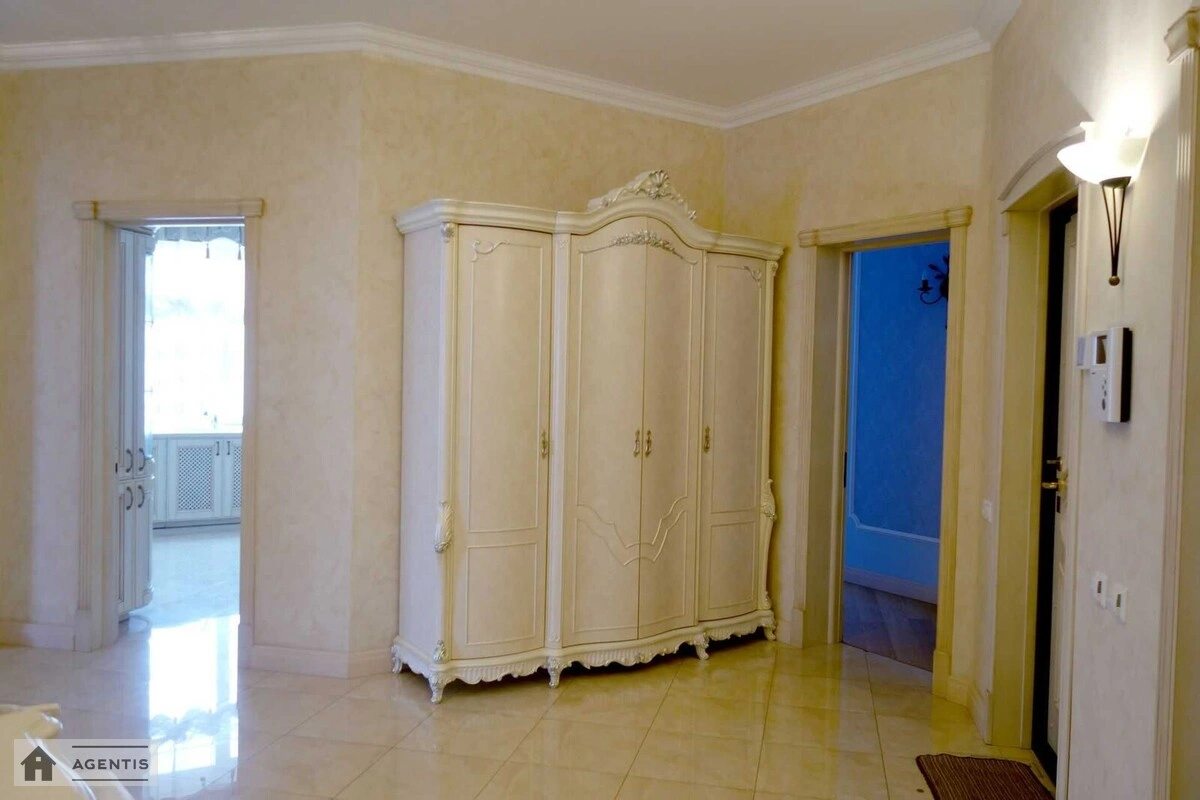 Сдам квартиру. 4 rooms, 170 m², 9th floor/17 floors. 50, Златоустовская 50, Киев. 