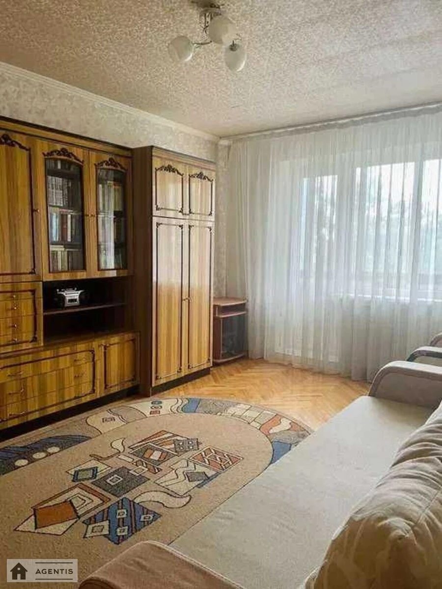 Apartment for rent. 2 rooms, 57 m², 5th floor/10 floors. Mykoly Sadovskoho vul., Kyiv. 