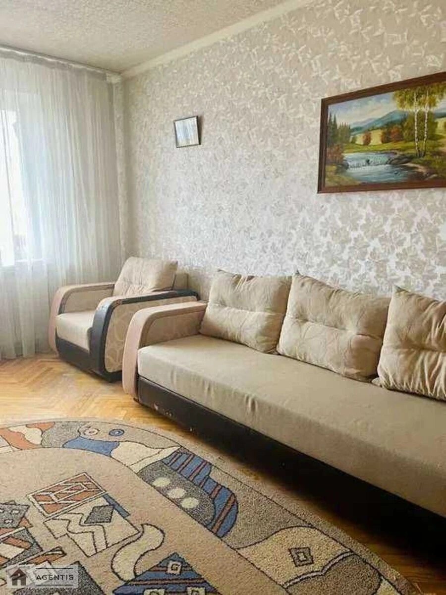Сдам квартиру. 2 rooms, 57 m², 5th floor/10 floors. Миколи Садовського вул., Киев. 