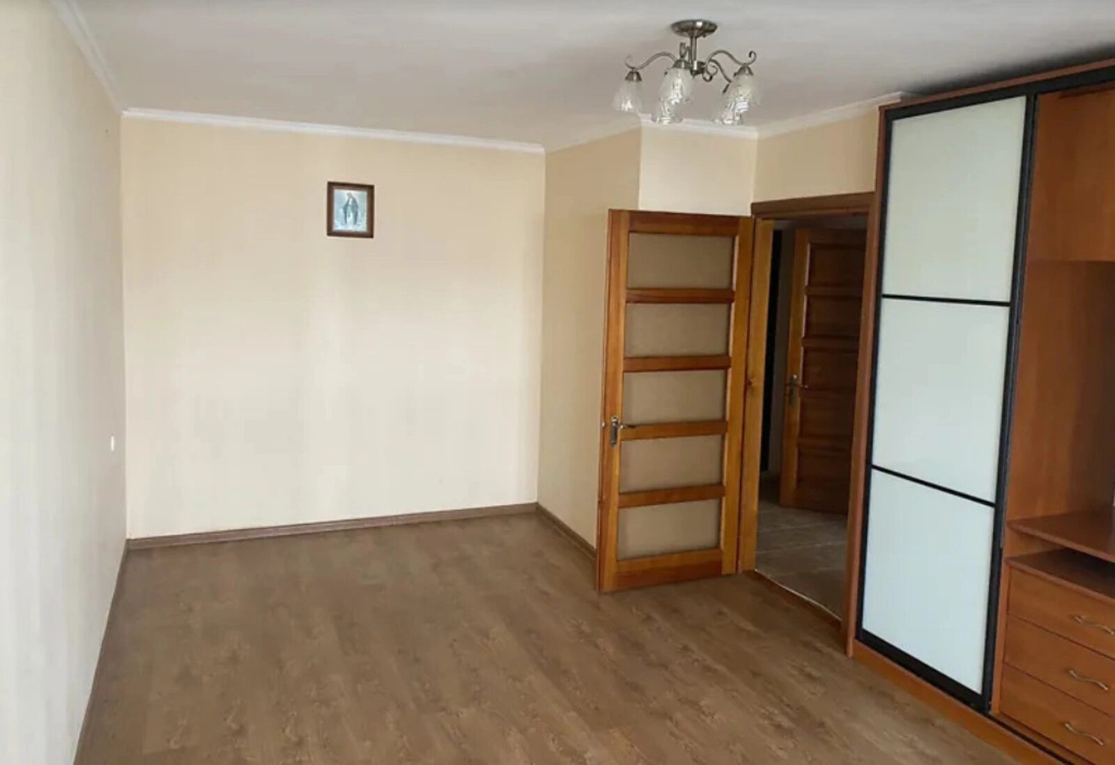 Apartments for sale. 1 room, 40 m², 1st floor/5 floors. Tsehelnyy prov., Ternopil. 