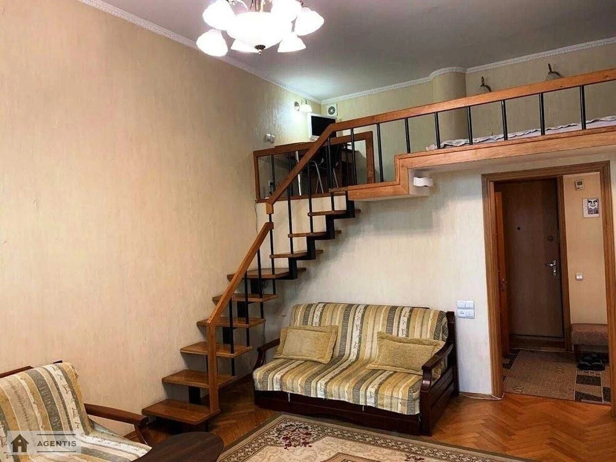 Сдам квартиру. 1 room, 43 m², 2nd floor/5 floors. Михайловская, Киев. 
