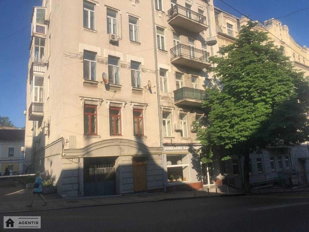 Сдам квартиру. 1 room, 43 m², 2nd floor/5 floors. Михайловская, Киев. 