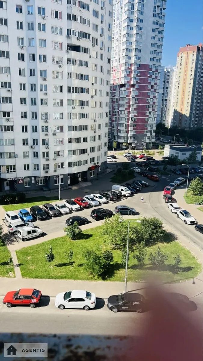 Сдам квартиру. 1 room, 42 m², 7th floor/24 floors. 6, Драгоманова 6, Киев. 