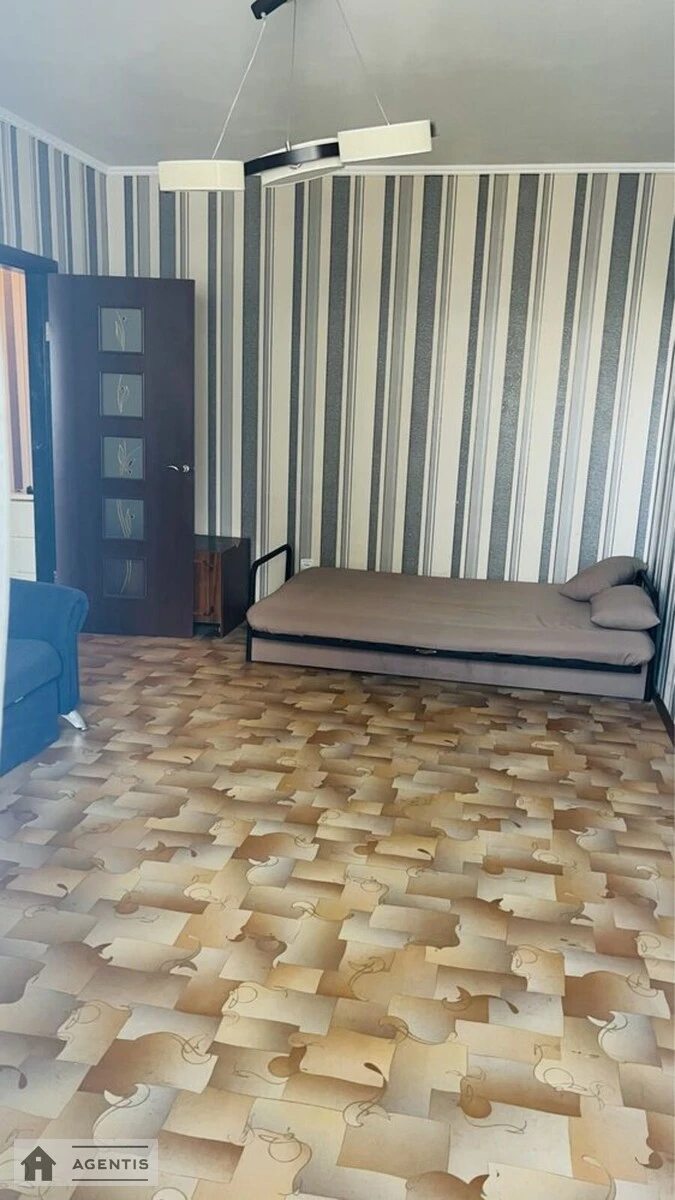 Apartment for rent. 1 room, 42 m², 7th floor/24 floors. 6, Dragomanova 6, Kyiv. 