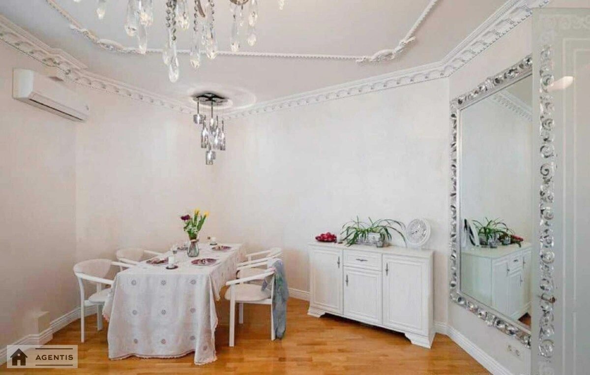 Apartment for rent 1 room, 68 m², 4th fl./8 floors. 34, Mykhayla Hrushevskoho vul., Kyiv. 