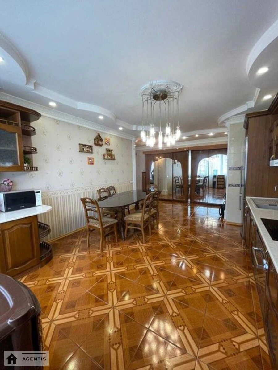 Apartment for rent. 4 rooms, 130 m², 8th floor/16 floors. 16, Mykoly Bazhana prosp., Kyiv. 