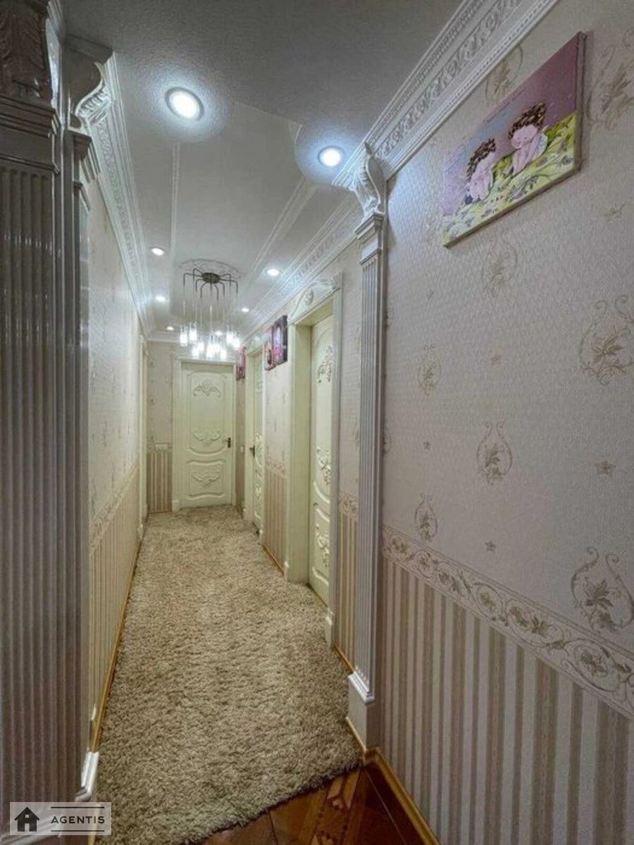 Сдам квартиру. 4 rooms, 130 m², 8th floor/16 floors. 16, Миколи Бажана просп., Киев. 
