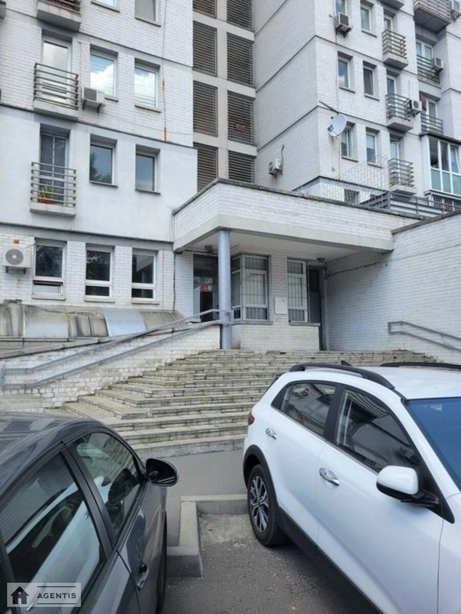 Apartment for rent. 2 rooms, 60 m², 7th floor/20 floors. 64, Yuriya Lytvynskoho vul. Rosiyska, Kyiv. 