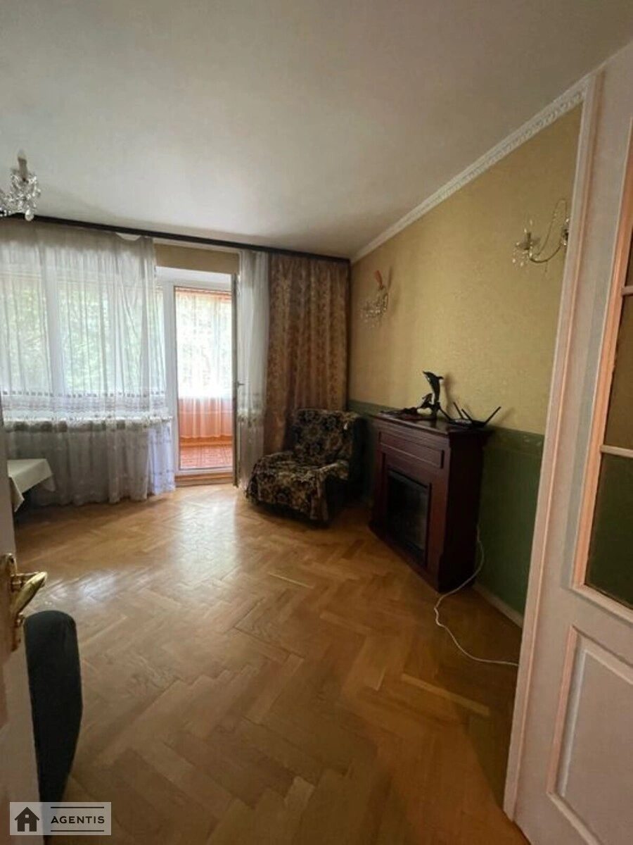 Apartment for rent. 3 rooms, 95 m², 3rd floor/16 floors. Dniprovskyy rayon, Kyiv. 