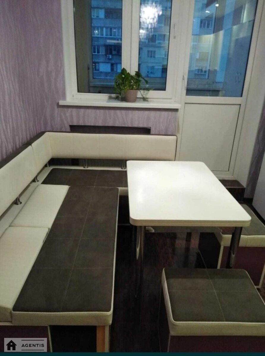 Apartment for rent. 1 room, 50 m², 10th floor/24 floors. Knyazhiy Zaton, Kyiv. 