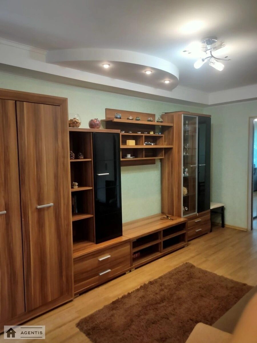 Apartment for rent. 2 rooms, 48 m², 3rd floor/5 floors. Holosiyivskyy rayon, Kyiv. 