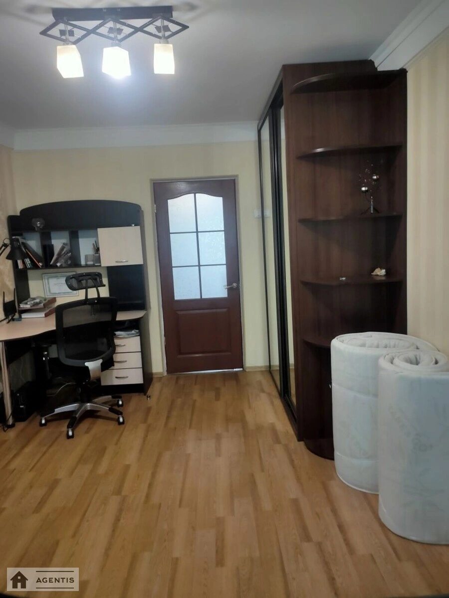 Apartment for rent. 2 rooms, 48 m², 3rd floor/5 floors. Holosiyivskyy rayon, Kyiv. 