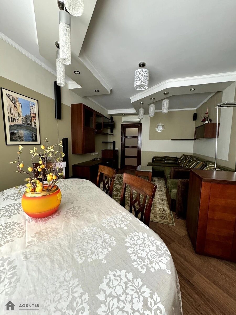 Apartment for rent. 3 rooms, 107 m², 14 floor/16 floors. 2, Oleksandra Myshuhy vul., Kyiv. 