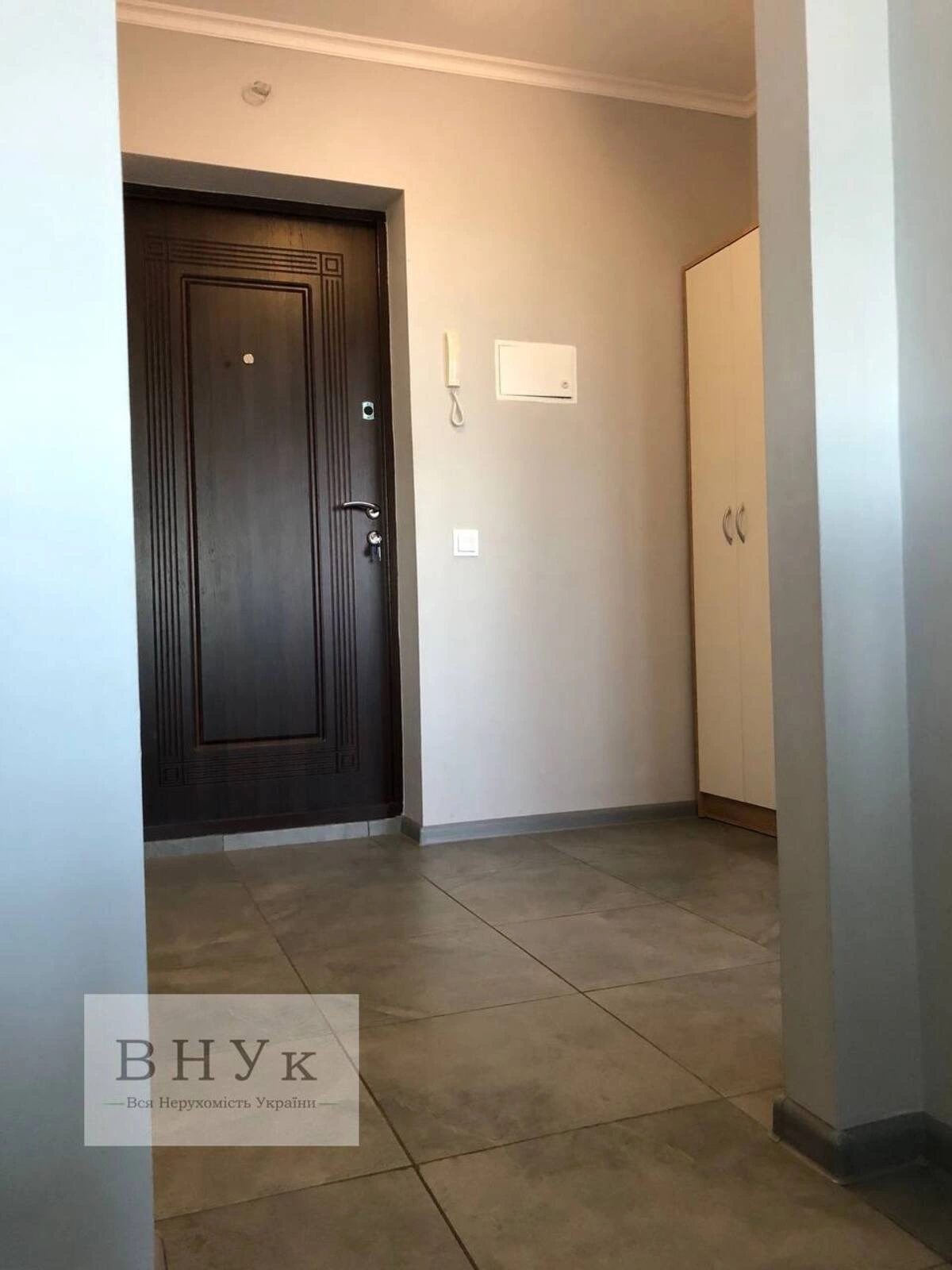 Apartments for sale 1 room, 40 m², 9th fl./10 floors. Kutkivtsi  Bentsalya vul., Ternopil. 