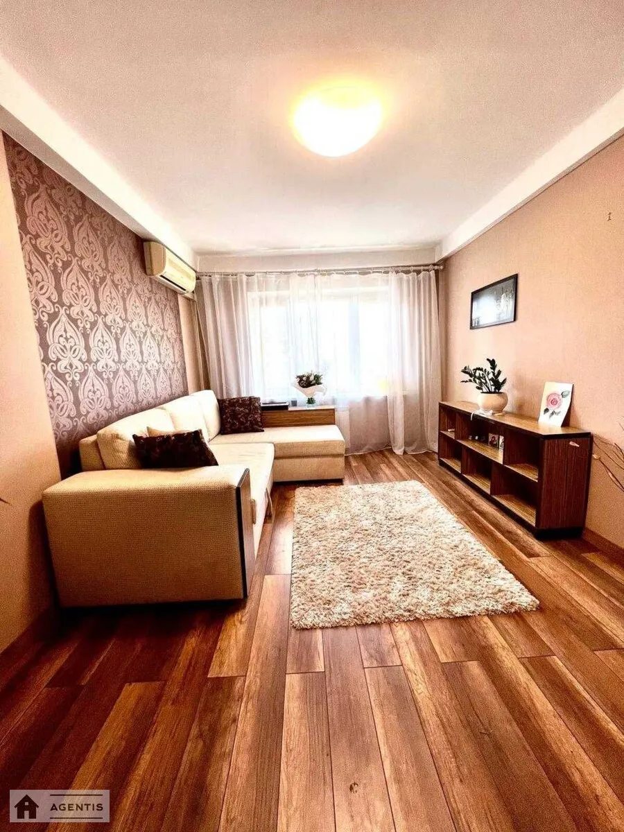 Apartment for rent. 2 rooms, 44 m², 7th floor/10 floors. 22, Ivana Vyhovskoho vul. Marshala Hrechka, Kyiv. 