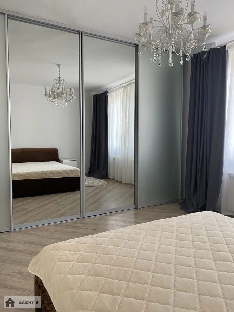 Apartment for rent. 3 rooms, 100 m², 13 floor/24 floors. 4, Mykoly Amosova vul., Kyiv. 