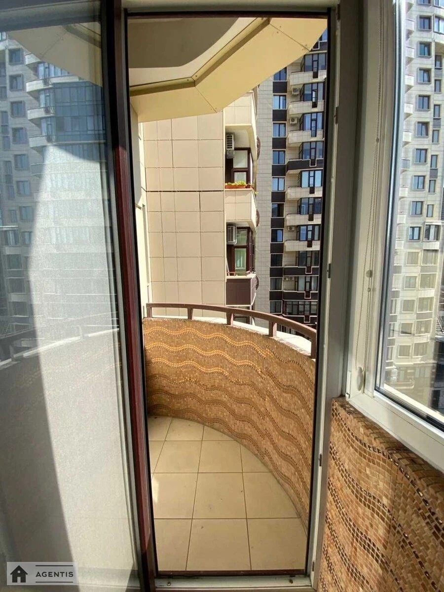 Apartment for rent. 3 rooms, 116 m², 7th floor/24 floors. 37, Vasylya Tyutyunnyka vul. Anri Barbyusa, Kyiv. 