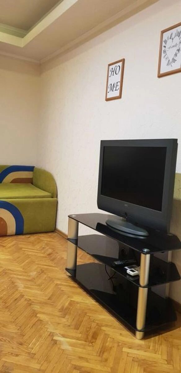Сдам квартиру. 1 room, 30 m², 2nd floor/5 floors. 16, Братиславская 16, Киев. 