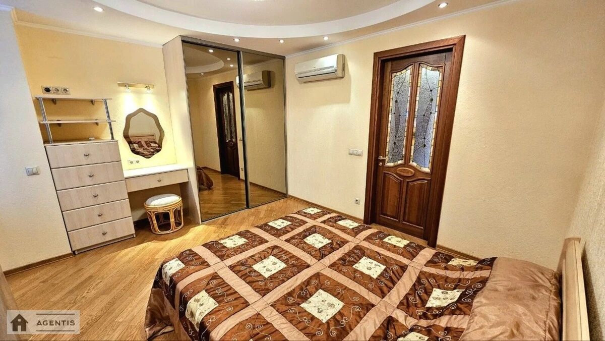 Здам квартиру. 3 rooms, 120 m², 5th floor/6 floors. 9, Городецького , Київ. 