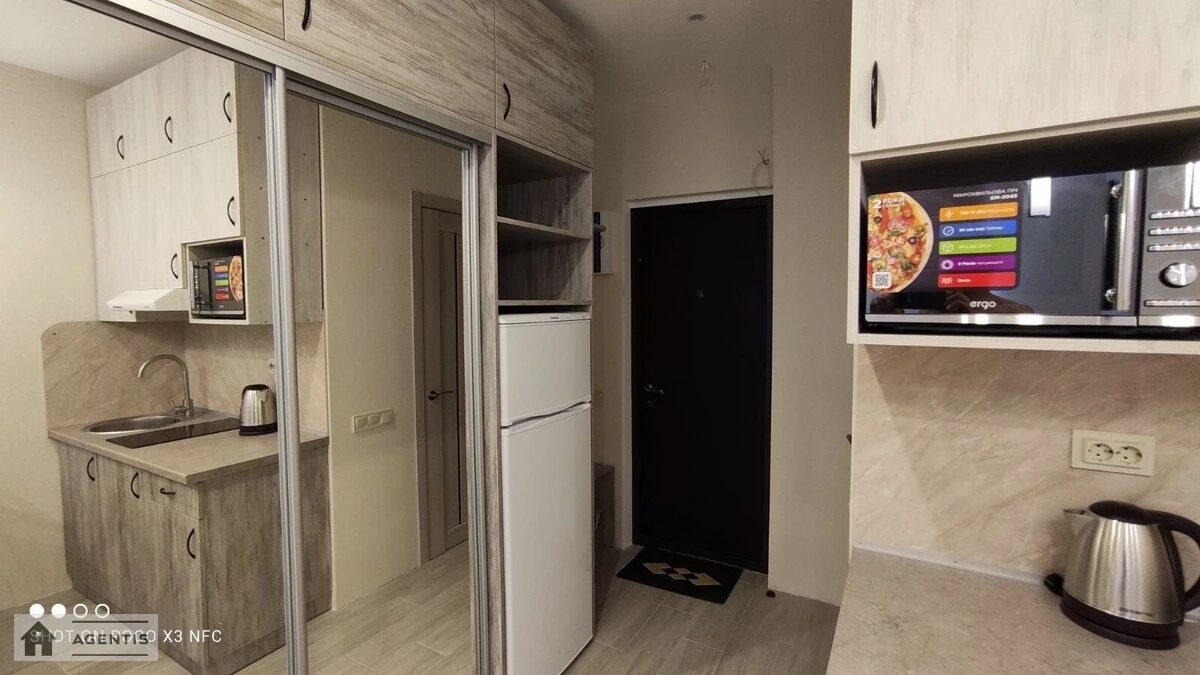 Apartment for rent. 1 room, 22 m², 20 floor/25 floors. Revutckogo, Kyiv. 