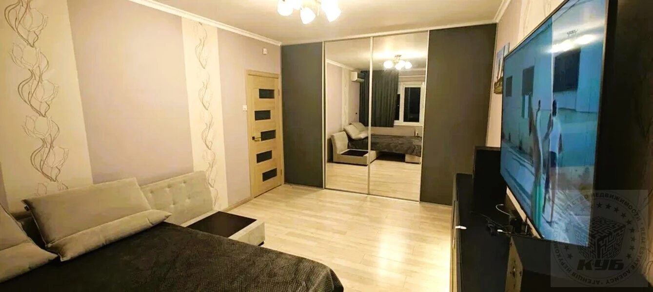 Apartments for sale 1 room, 38 m², 9th fl./10 floors. 6, Akademika Kiprianova , Kyiv. 