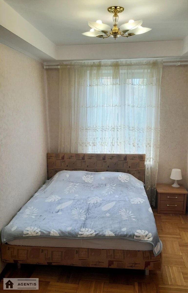 Apartment for rent. 2 rooms, 42 m², 4th floor/5 floors. 4, Mariyi Pryymachenko bulv., Kyiv. 