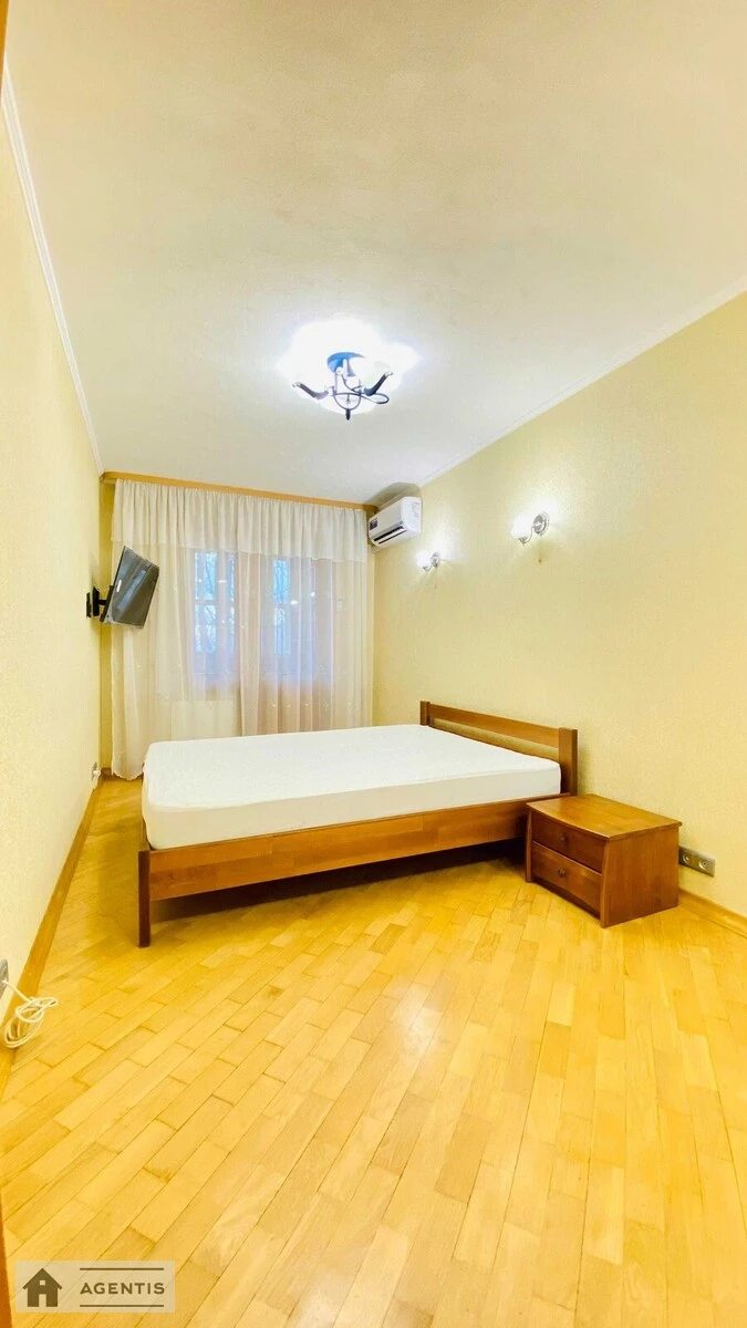 Apartment for rent. 2 rooms, 55 m², 3rd floor/9 floors. 3, Rayduzhna 3, Kyiv. 