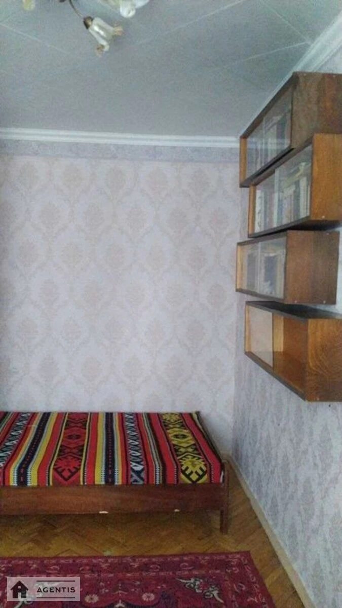 Apartment for rent. 3 rooms, 57 m², 5th floor/5 floors. Vyfleyemska vul. Akademika Shlikhtera, Kyiv. 