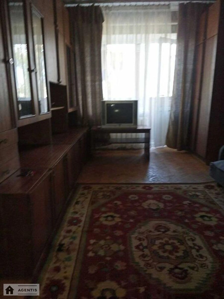 Apartment for rent. 3 rooms, 57 m², 5th floor/5 floors. Vyfleyemska vul. Akademika Shlikhtera, Kyiv. 