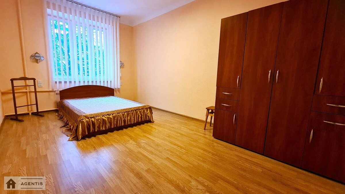 Apartment for rent. 3 rooms, 74 m², 5th floor/5 floors. Biloruska, Kyiv. 