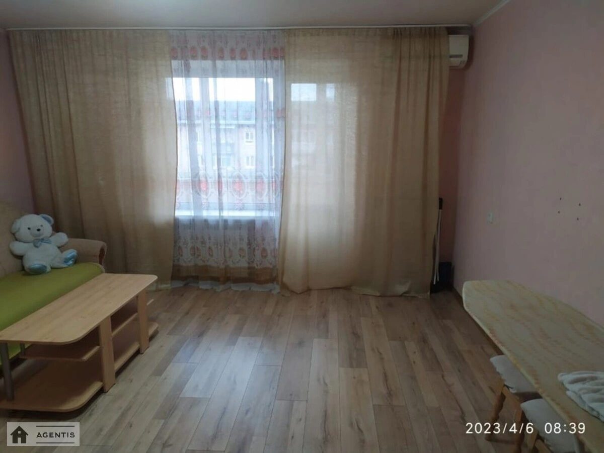 Apartment for rent. 3 rooms, 66 m², 5th floor/9 floors. 89, Avtozavodska 89, Kyiv. 