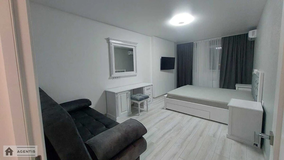 Apartment for rent. 1 room, 53 m², 9th floor/35 floors. 11, Beresteyskyy prosp. Peremohy, Kyiv. 