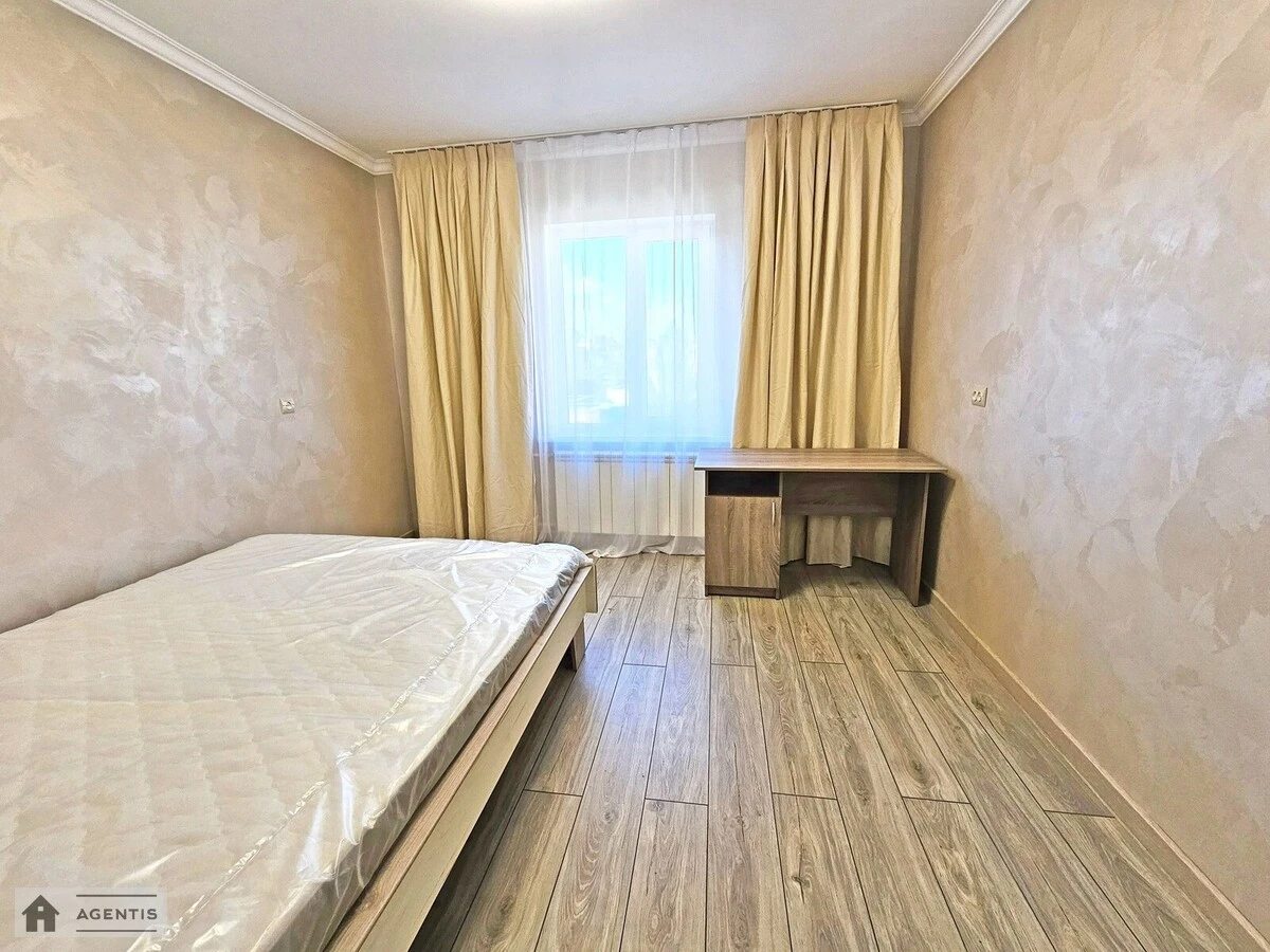 Здам квартиру. 3 rooms, 75 m², 6th floor/15 floors. 14, Срібнокільська 14, Київ. 