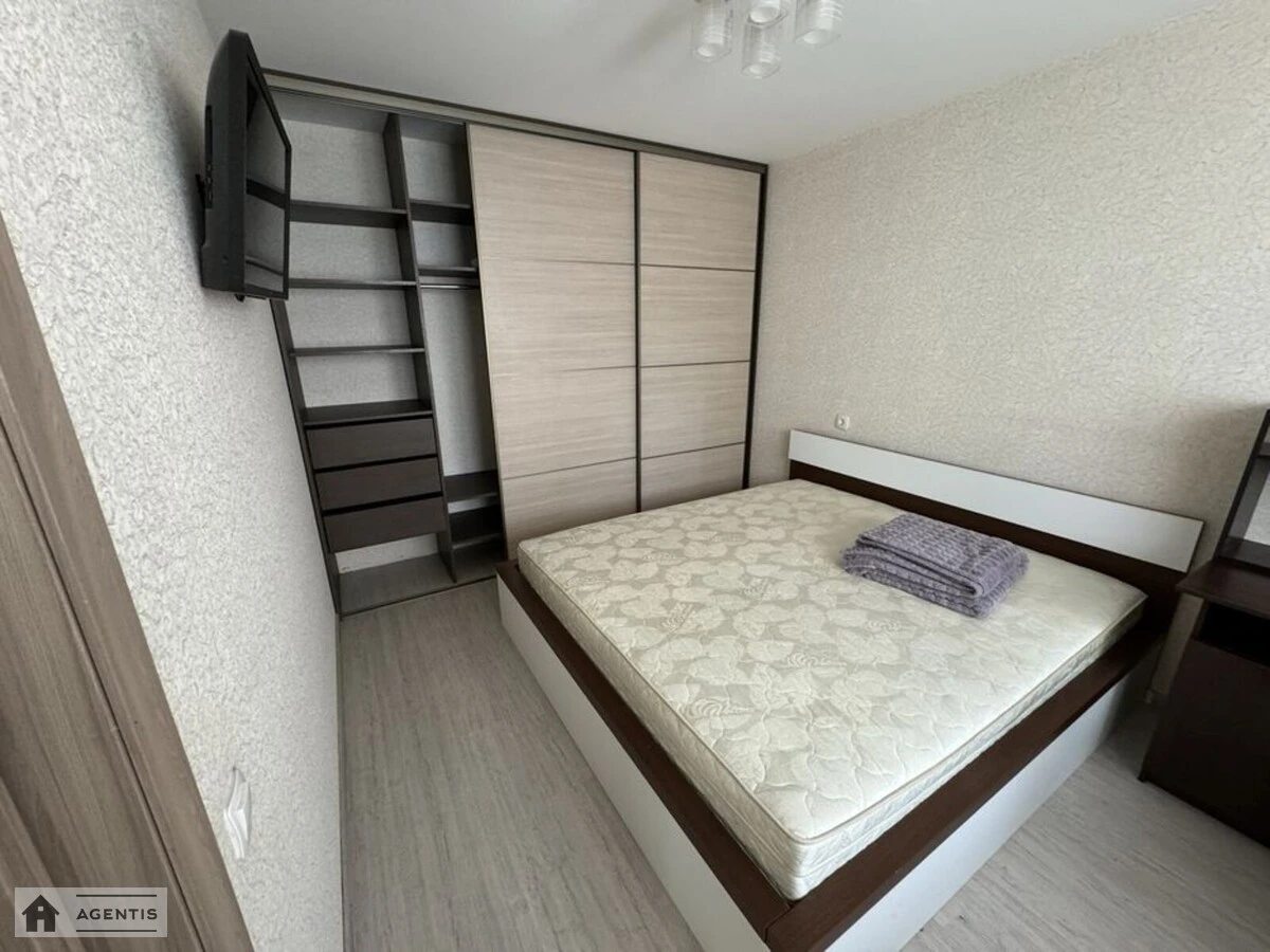 Apartment for rent. 1 room, 46 m², 2nd floor/15 floors. Mykoly Khvylovoho vul., Kyiv. 