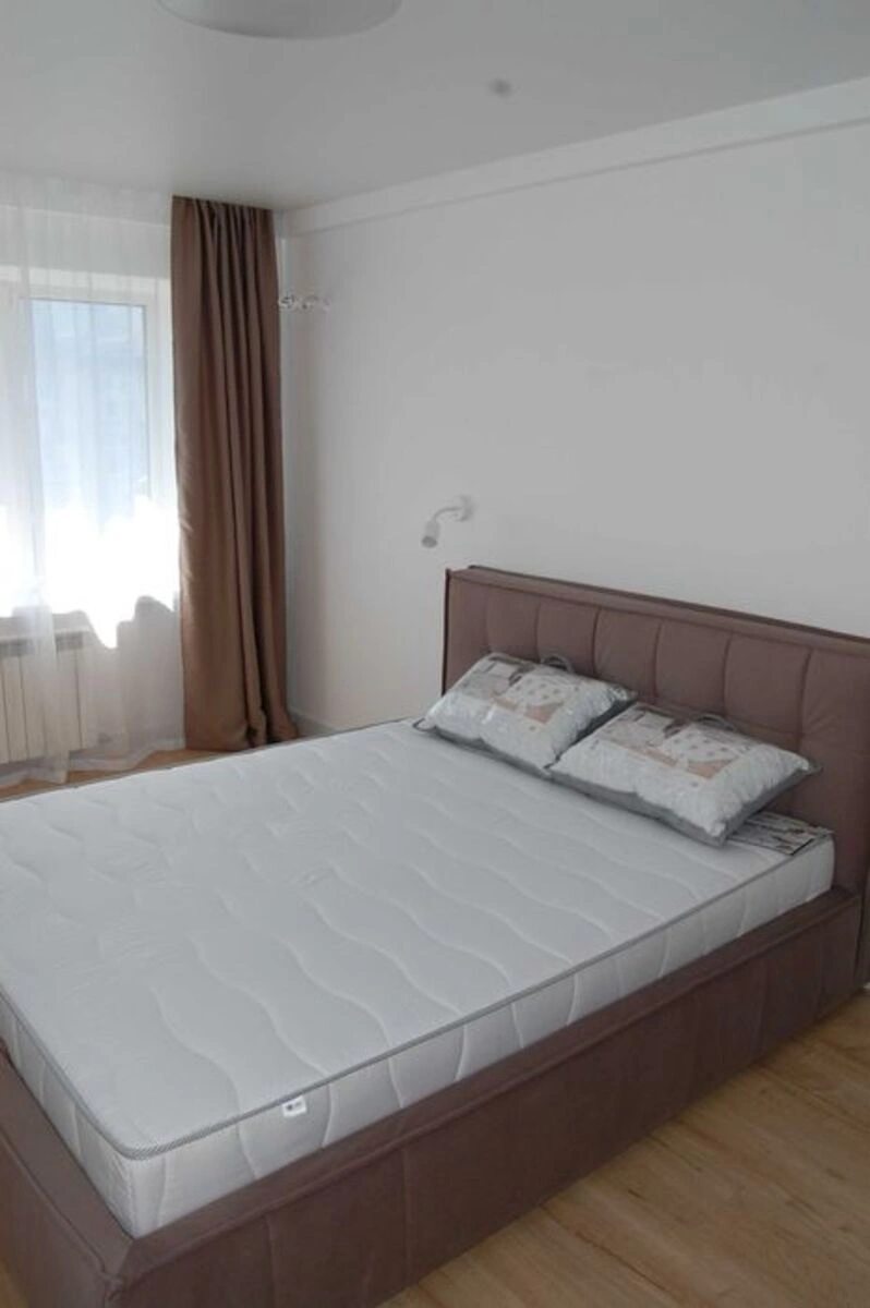 Apartment for rent. 2 rooms, 47 m², 5th floor/5 floors. Yunosti 4, Kyiv. 