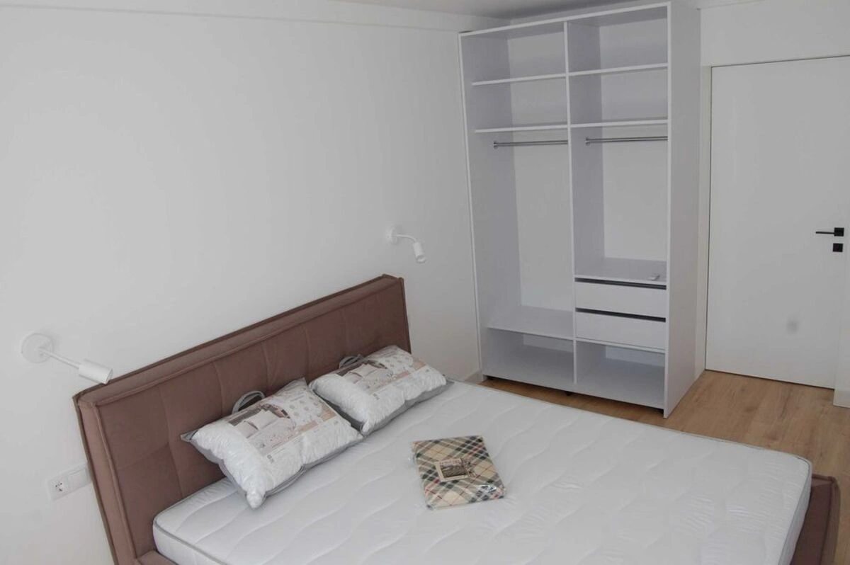 Apartment for rent. 2 rooms, 47 m², 5th floor/5 floors. Yunosti 4, Kyiv. 