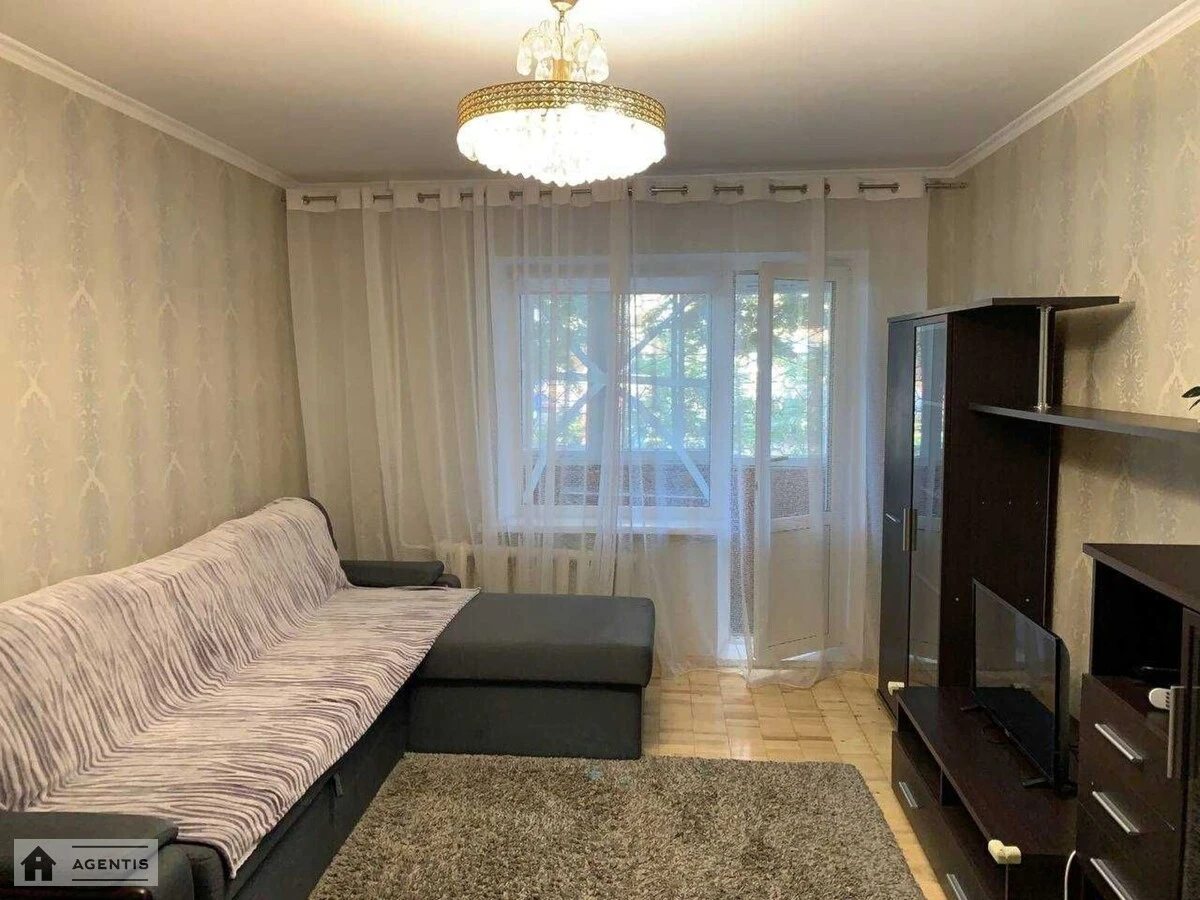 Apartment for rent. 2 rooms, 60 m², 1st floor/10 floors. 11, Virmenska 11, Kyiv. 