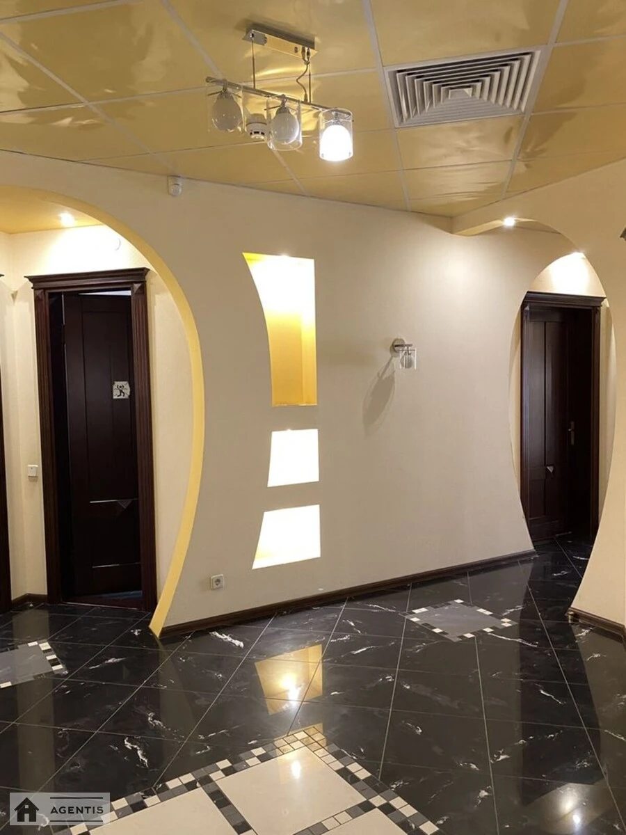 Apartment for rent. 3 rooms, 100 m², 6th floor/18 floors. 50, Zlatoustivska vul., Kyiv. 