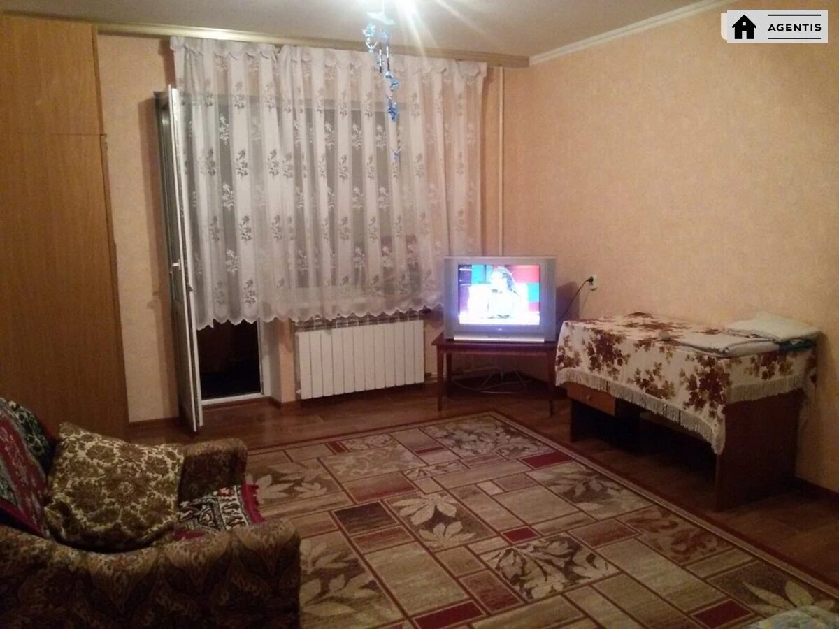 Apartment for rent. 1 room, 36 m², 3rd floor/9 floors. 18, Romana Ratushnoho vul. Volhohradska, Kyiv. 
