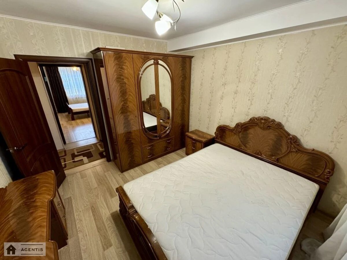 Сдам квартиру. 3 rooms, 62 m², 8th floor/10 floors. 28, Леси Украинки 28, Киев. 